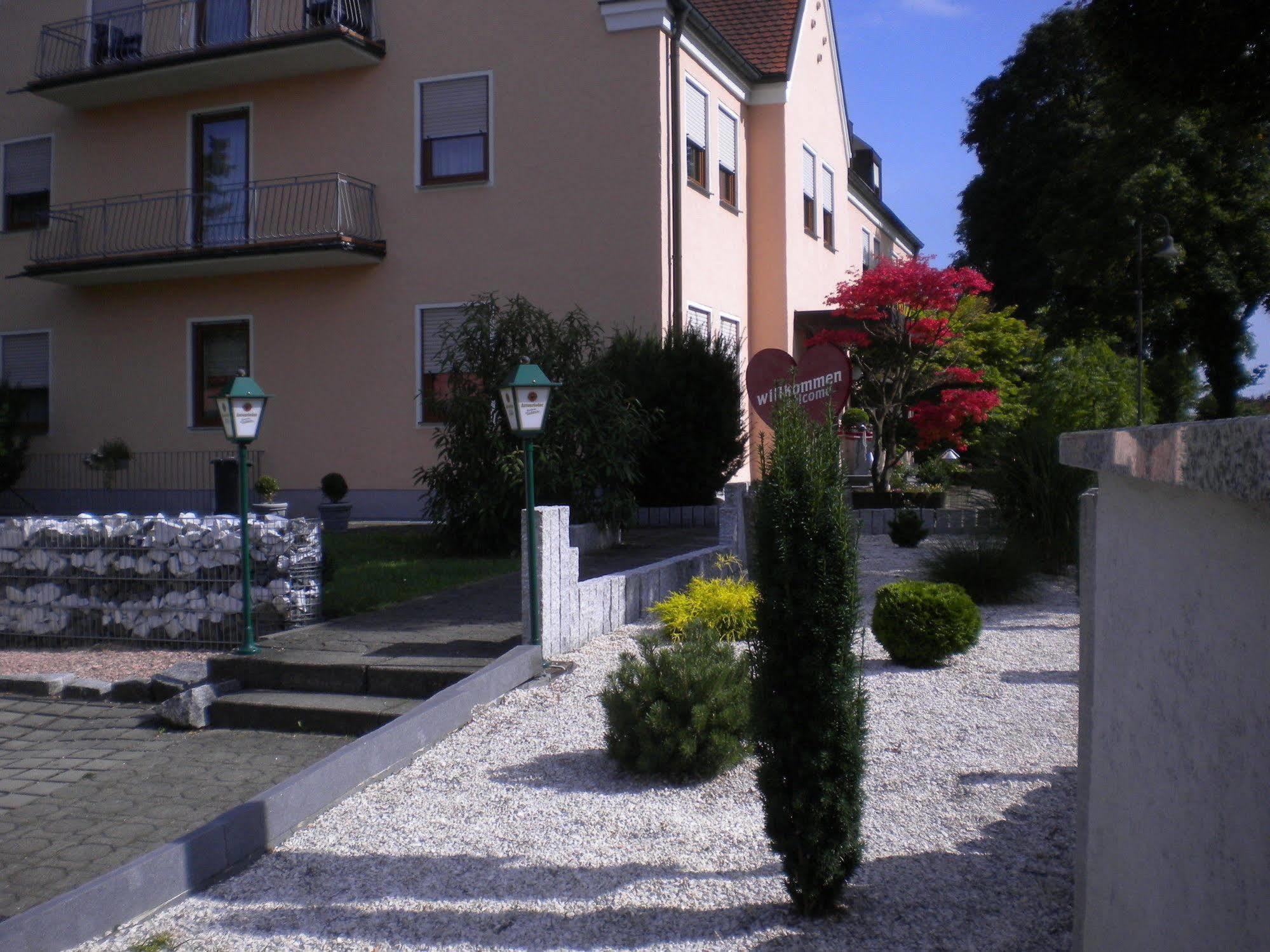 אלטנשטאדט Hotel Garni Illertal מראה חיצוני תמונה