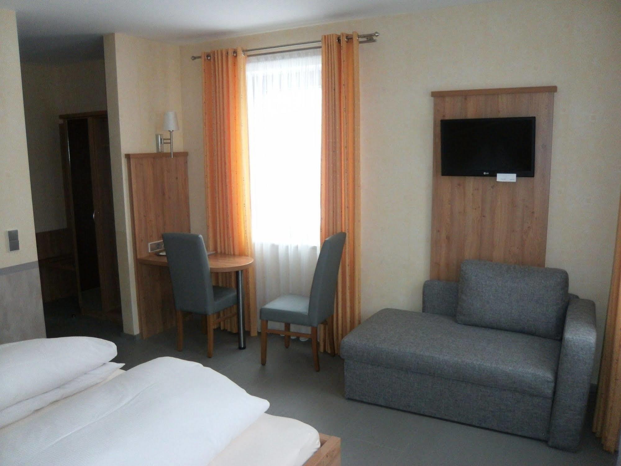 אלטנשטאדט Hotel Garni Illertal מראה חיצוני תמונה