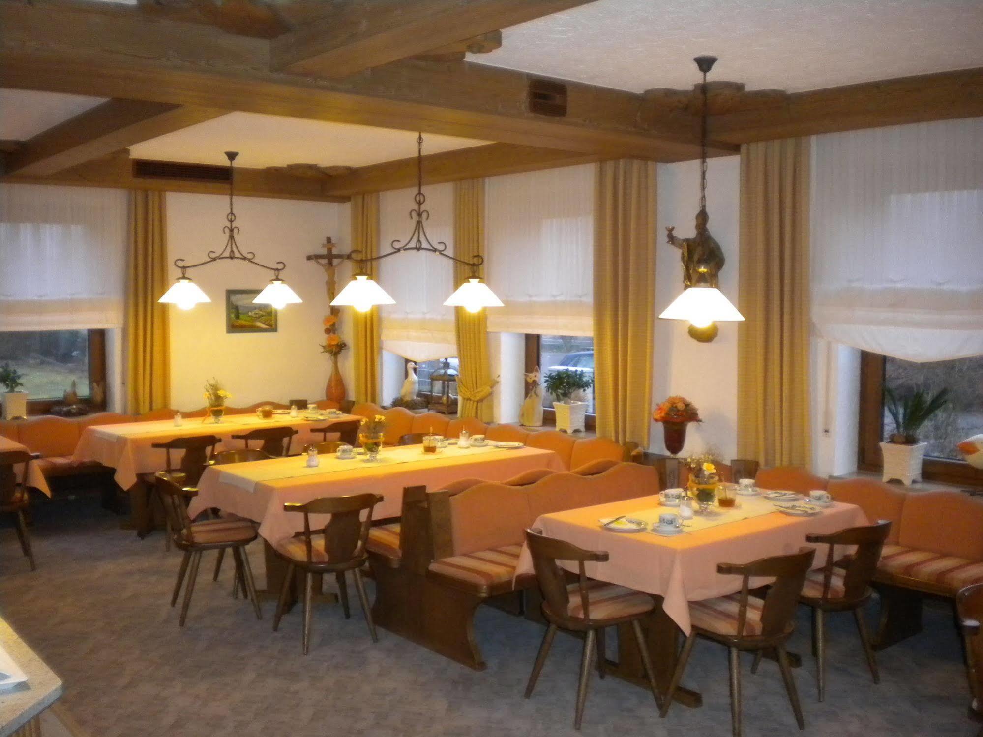 אלטנשטאדט Hotel Garni Illertal מראה חיצוני תמונה